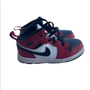 Jordan’s size 9, slightly worn but just need a good wipe down, and good as new